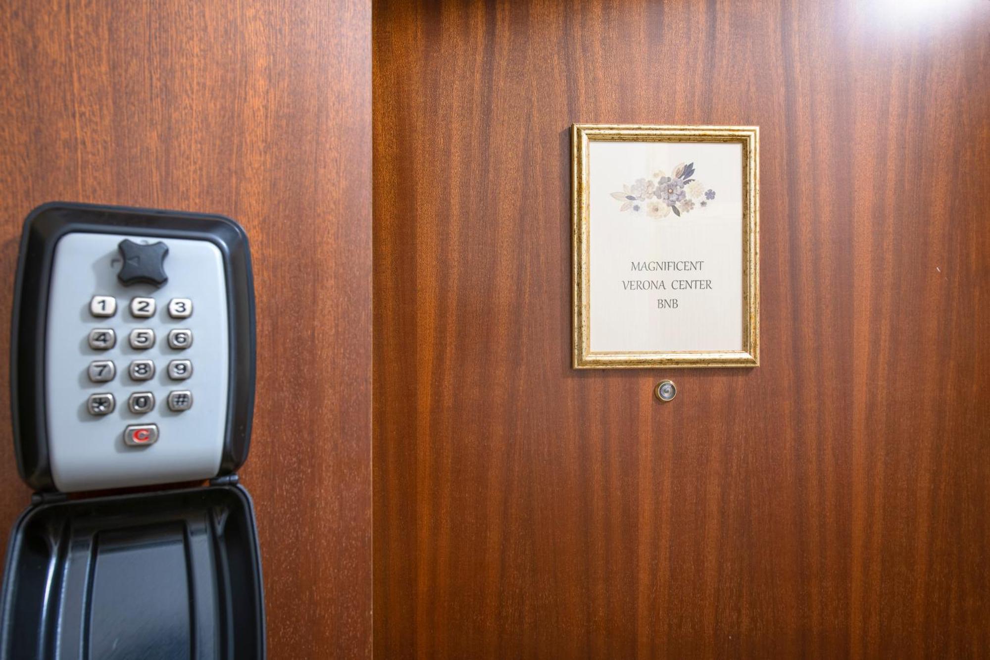 Magnificent Rooms Verona Center Exterior foto